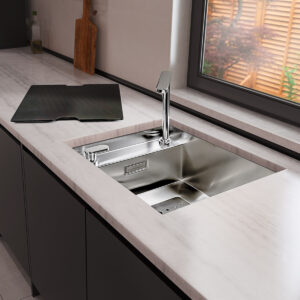 Chiuveta bucatarie inox CookingAid INVISIBLE 40R cu treapta pentru baterie si capac scurgere invizibil + accesorii montaj