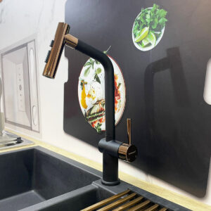 Baterie CookingAid Ferrara Black/Rose Gold finisaj negru + aramiu (auriu roșiatic) cu furtun dus extractibil si buton schimbare dus/jet, culoare negru cu auriu roze