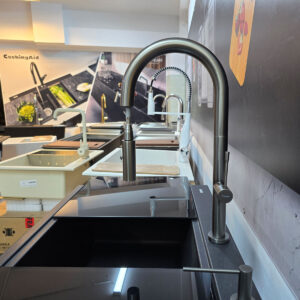 Baterie CookingAid Quadron Felicity Gun Metal cu furtun dus extractibil + buton jet/dus si finisaj Gri Beton Ciment