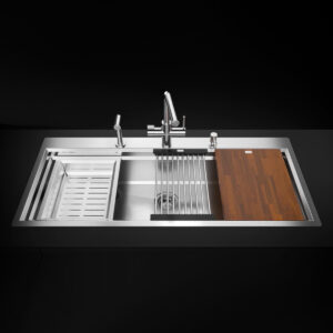 Chiuveta bucatarie inox CookingAid TASCA Harmony 116 IF WORKSTATION cu 6 accesorii: tavita scurgere glisanta, tocator lemn Iroko, gratar scurgere glisant, dus extractibil cu pulverizator, dozator detergent, ventil automat scurgere si accesorii montaj